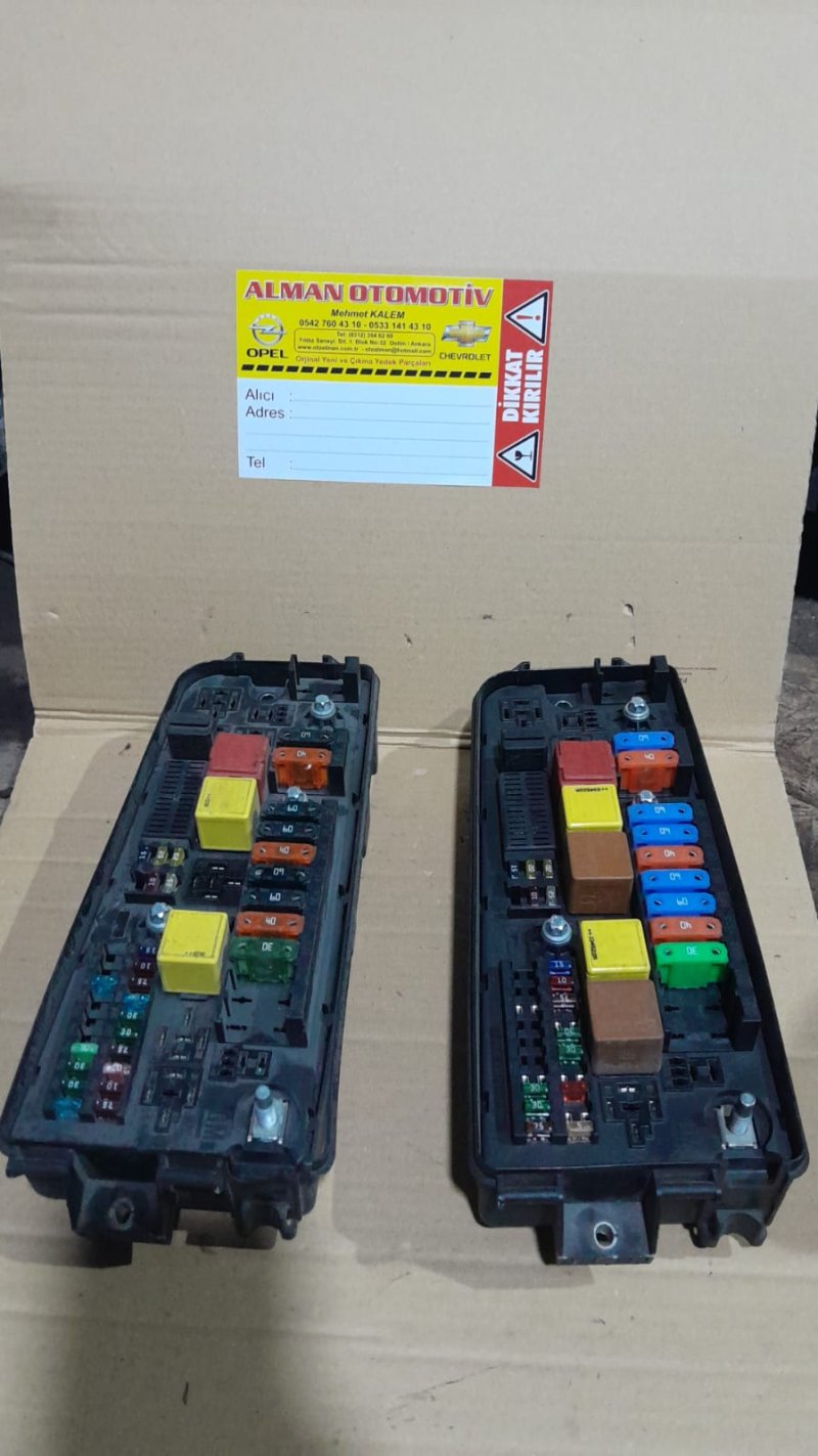 Vectra C Çıkma  Ön Sigorta Kutusu