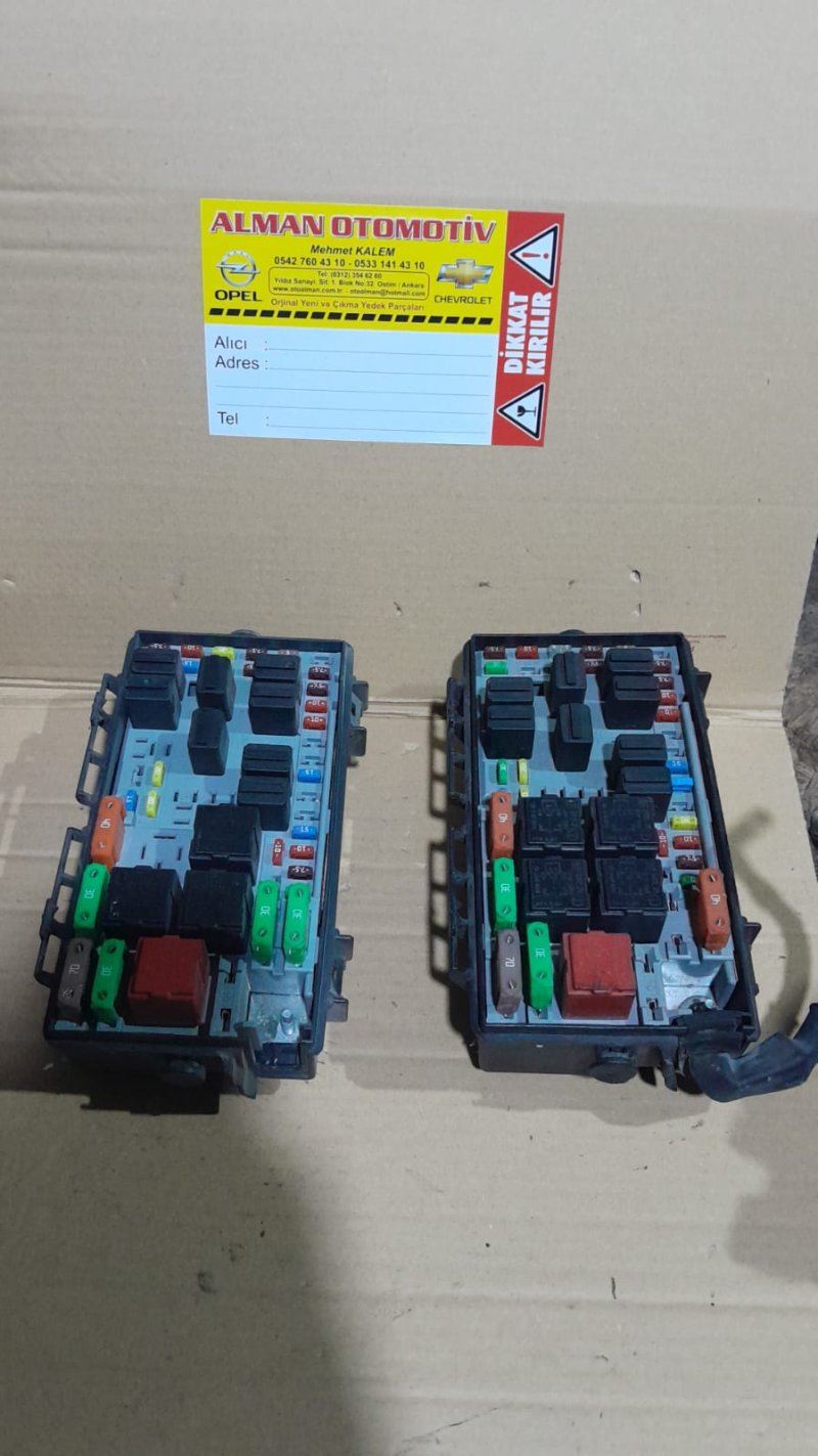 Opel Corsa C Motor İçi Sigorta Kutusu -çıkma